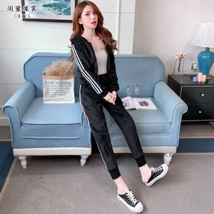 国产我和亲妺作爱69免费观看
